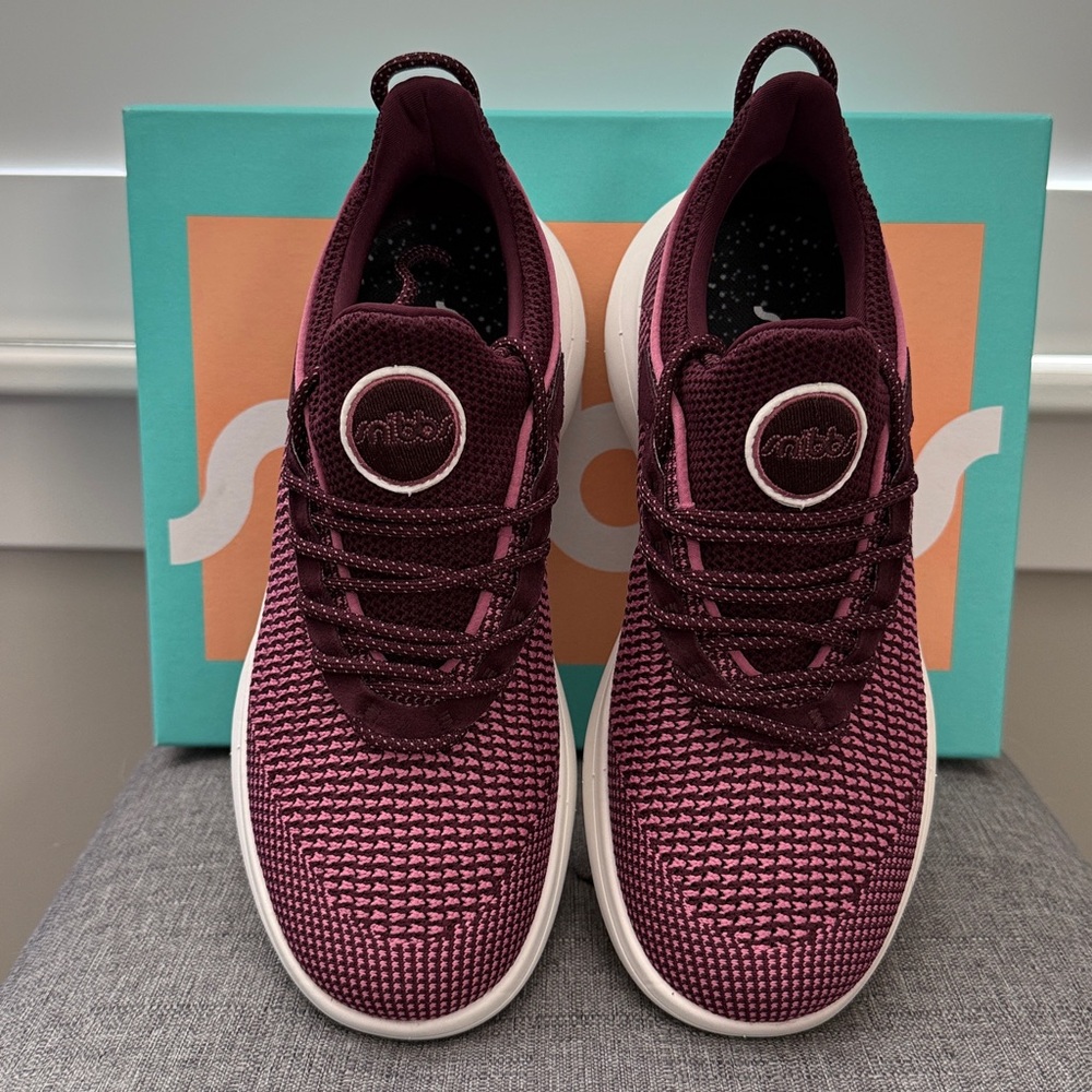 Snibbs Brand New in Box - Women's Size 7